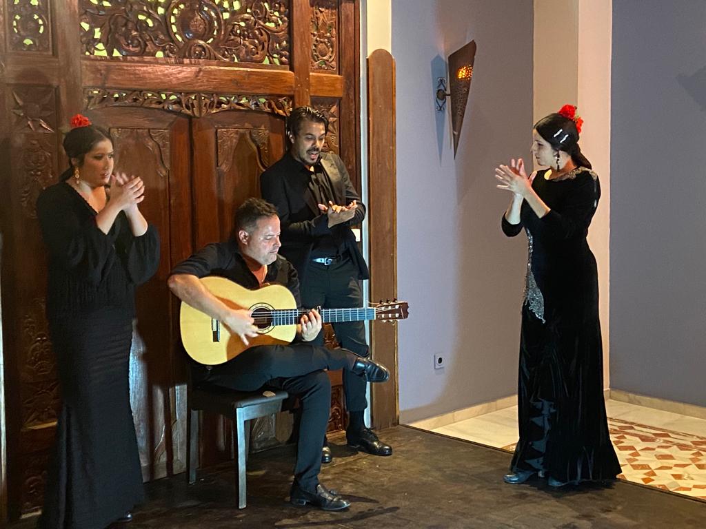 Sala Almoraima de Sevilla - Grupo Flamenco
